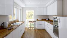 Robert Norris Kitchen Cabinet Refinishing logo