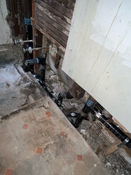 NP Plumbing Services logo