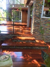 Russell Hardwood Floor logo