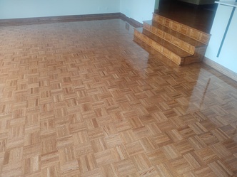 Daniel's Floor Refinishing logo