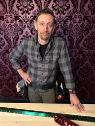 The Persnickety Paperhanger logo