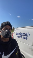 Logo for EZ Locksmith, LLC