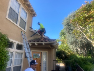 Green Leaf Roofing logo