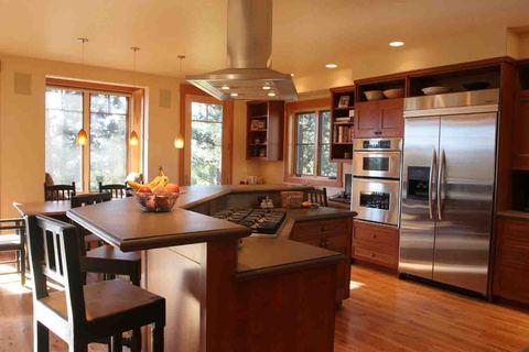 Transitional Kitchen with stainless steel appliances