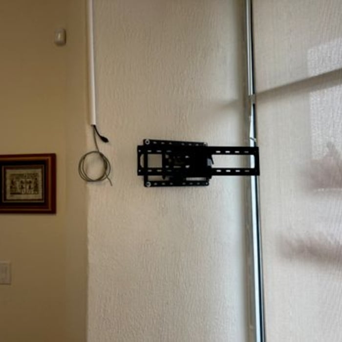 Tv mounting