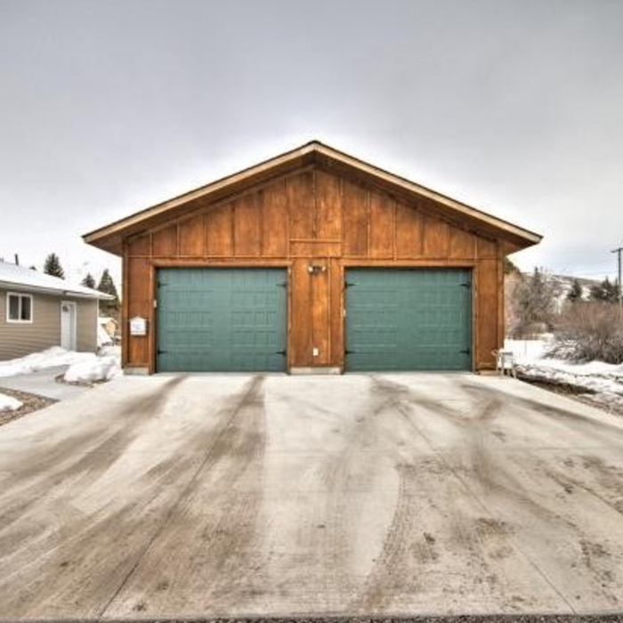 360 Keele St, Montpelier - 2 Car Garage