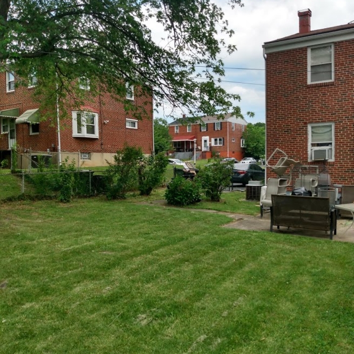 Bush Trimming w/Regular lawn care