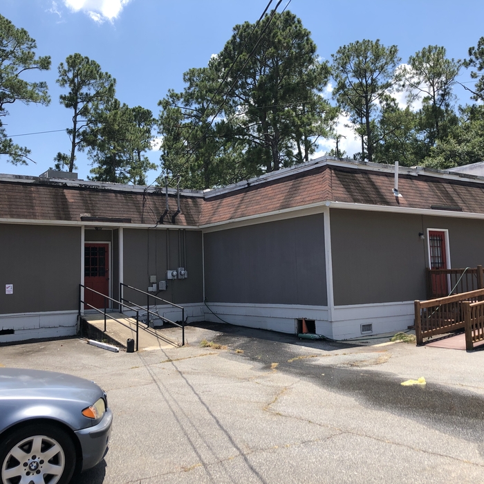 Pressure wash/ gutter repair and cleaning