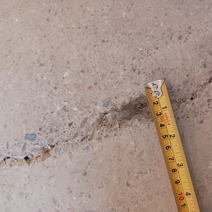 Large cracking in foundation