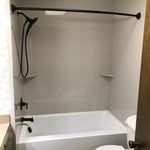 Tub wiith Gray smooth walls