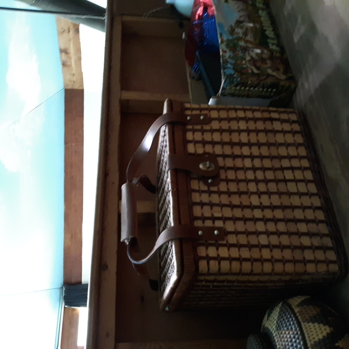 Picnic & gathering supplies