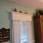 Cornice for curtains