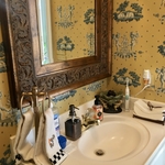 Sparkling Mirror & Sink
