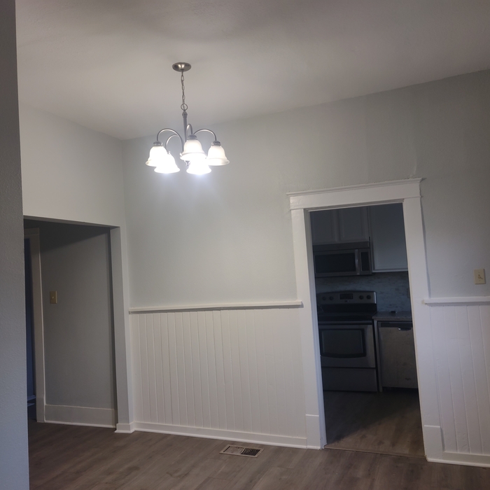 Hallway/ dinning