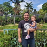 Daughter Lucy at the zoo with Dad