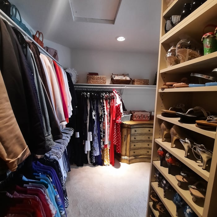 CLOSET