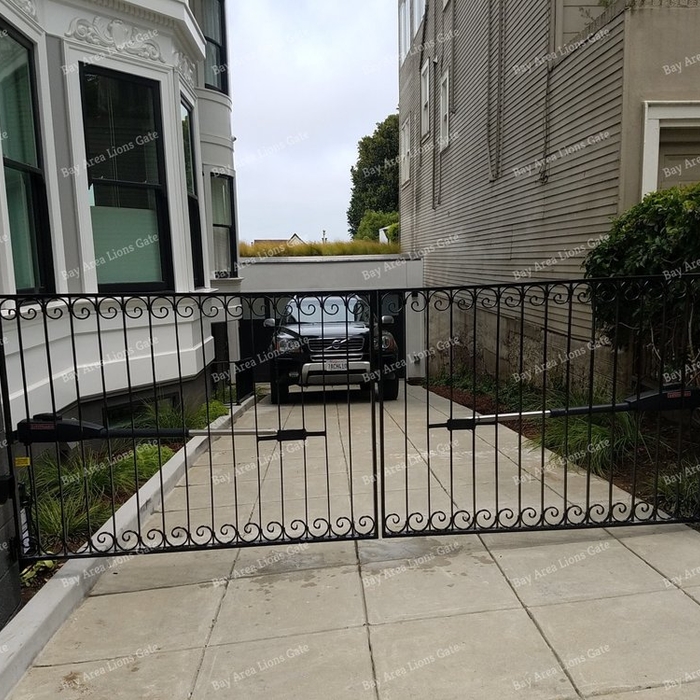 Double swing gate