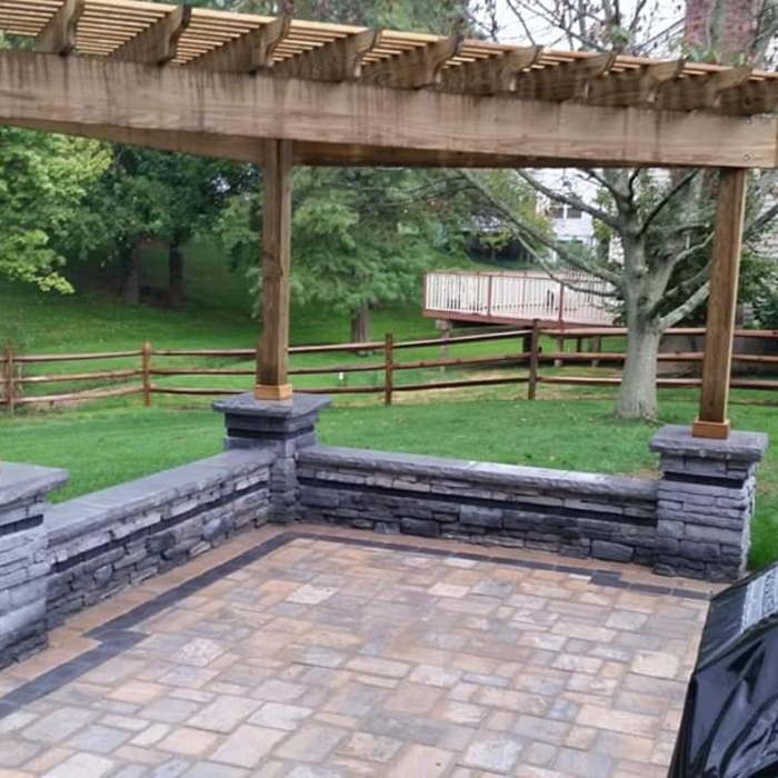 uniluck pavers ,wall pergola