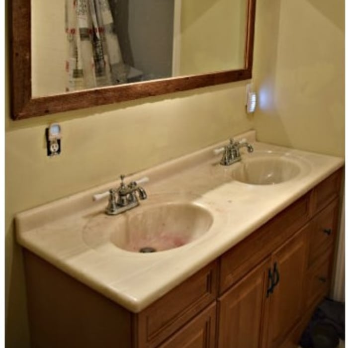 Mordern bathroom not clean