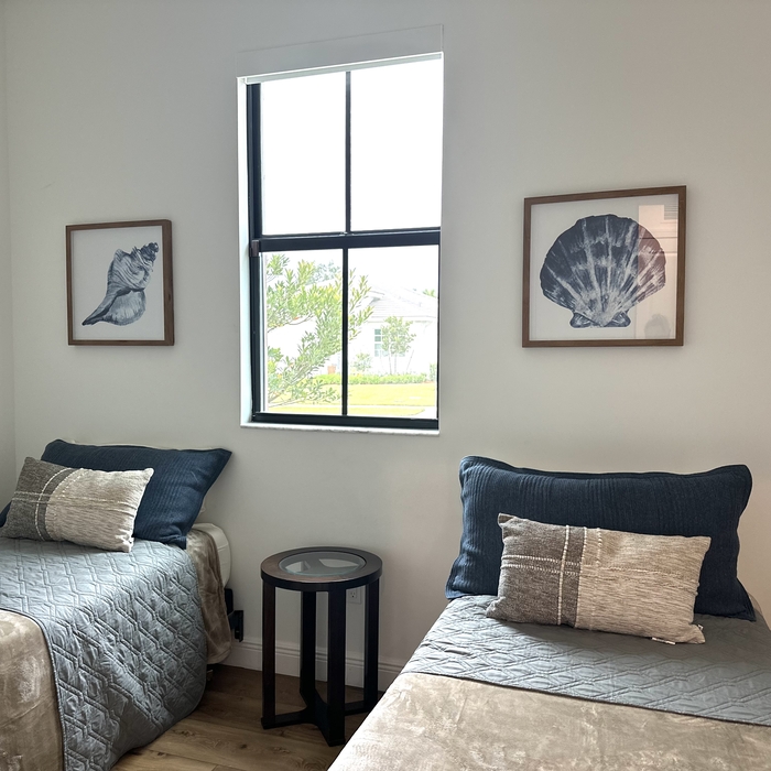 Decorating/staging