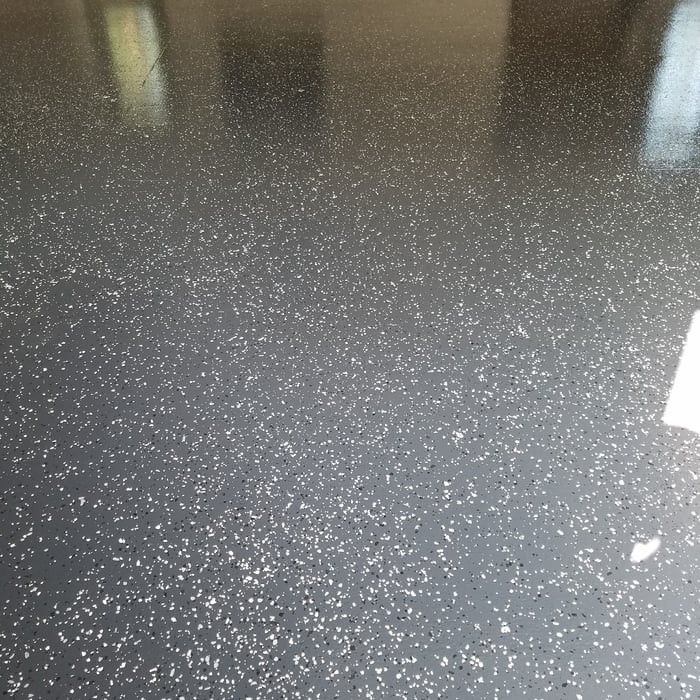 Heavy random flake floor