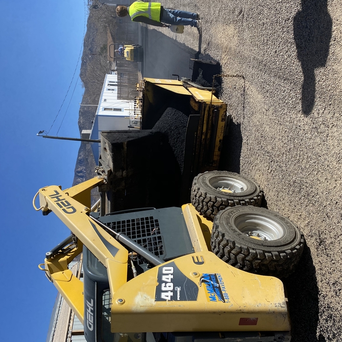 Asphalt paving