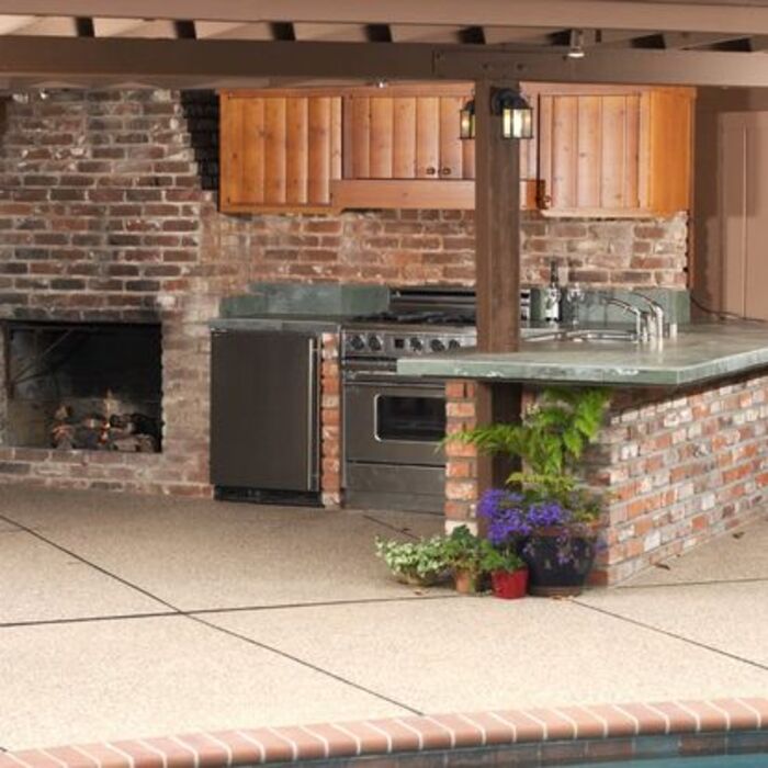 Outdoor Kitchen