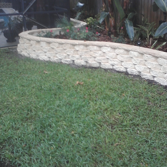garden retaining wall with cap