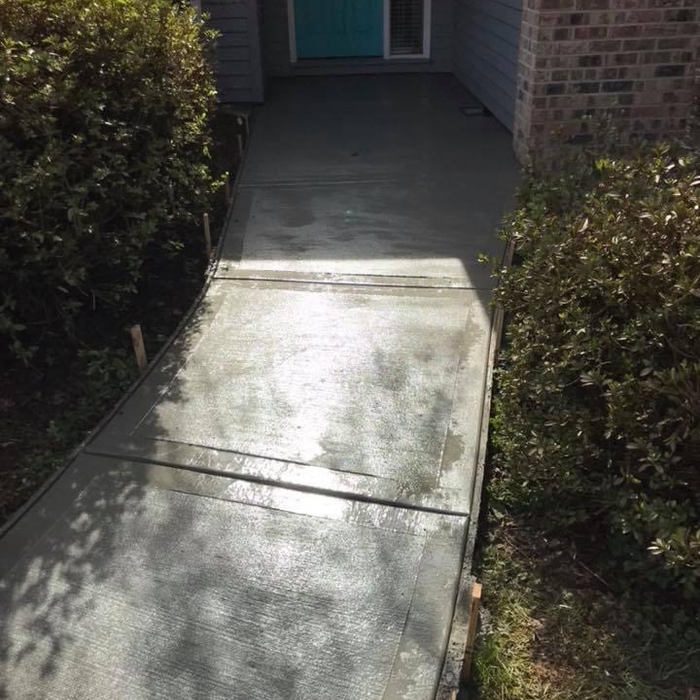 Sidewalk with shined joints.