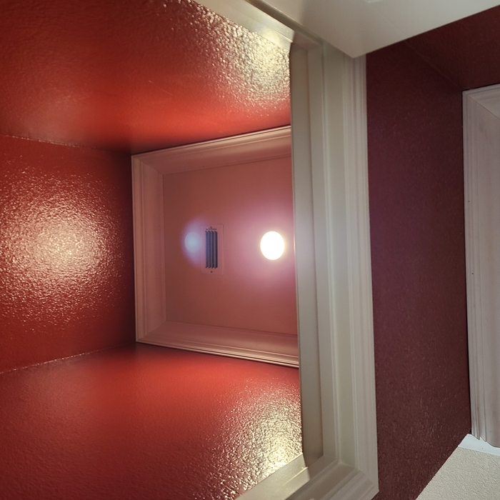 bathroom crown moulding