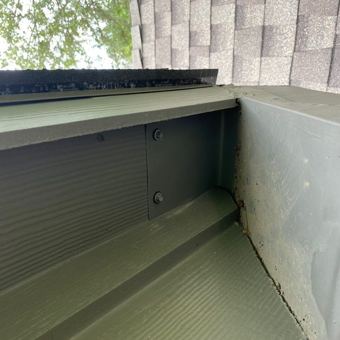 Color-matched metal seal, immune to chewing.