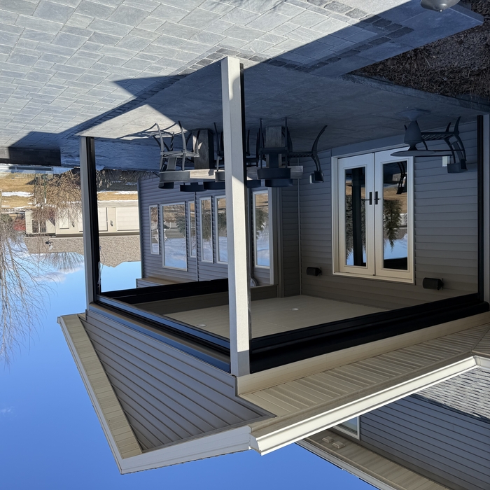 Outdoor screen shades 