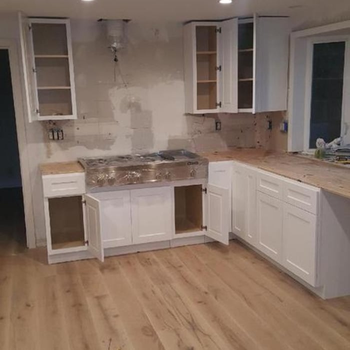Full Kitchen and Bathroom
