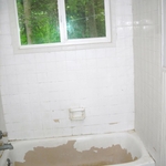 Bathtub & Tile Refinishing Before