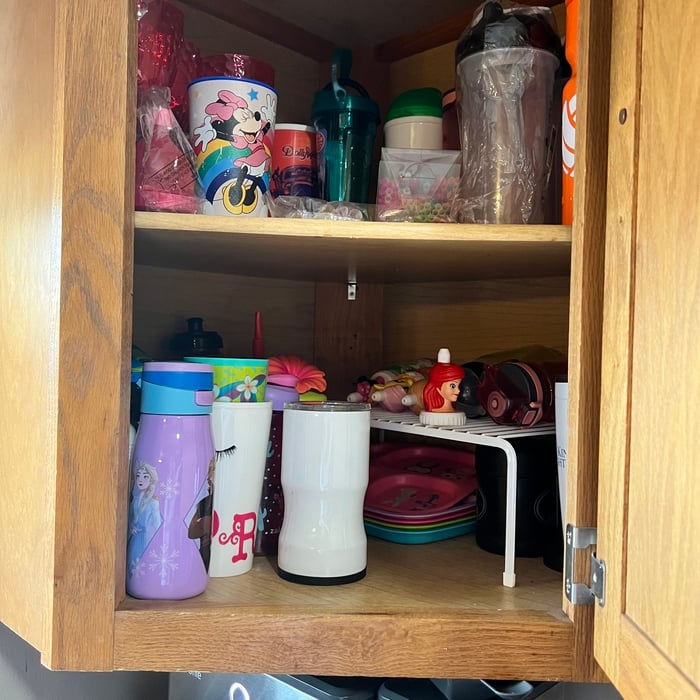 Cup cabinet