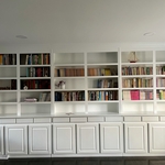 Built-in shelves/bookcase