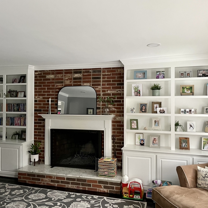 Built-in bookshelves/cabinets