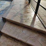 Overlay with flagstone engraving