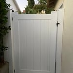 6’ H privacy gate
