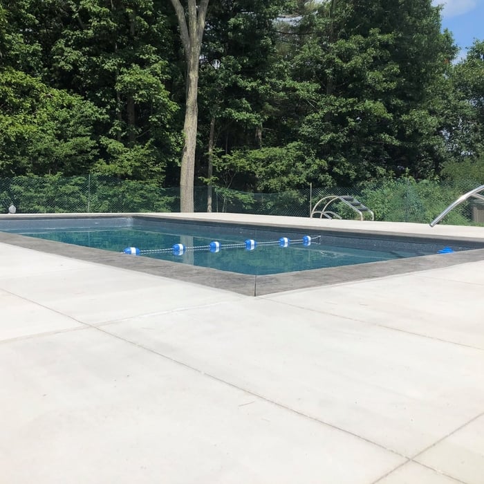 Brushed concrete/pool coping
