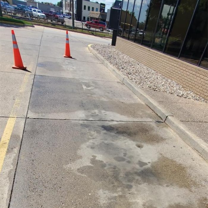 Hardees Drive-Thru