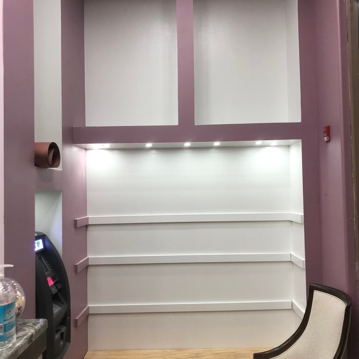 Nail polish rack for salon