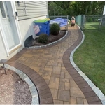 Three-piece Cambridge pavers with Belgian block