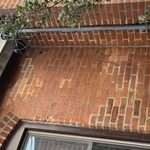 Brick house tuckpoint