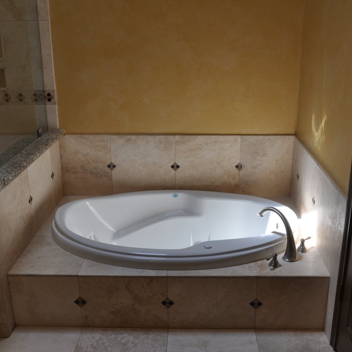 Luxurious soaker tub