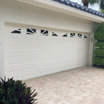 18x7 Non-insulated, short panel, with windows (Whi