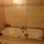 Undermount Whirlpool Tub