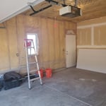 Garage with a level 5 fin