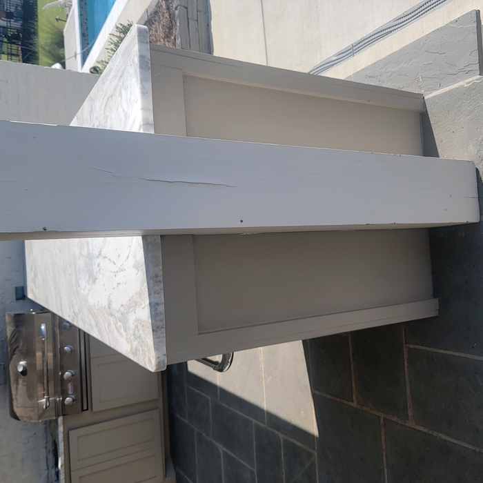 Outdoor kitchen