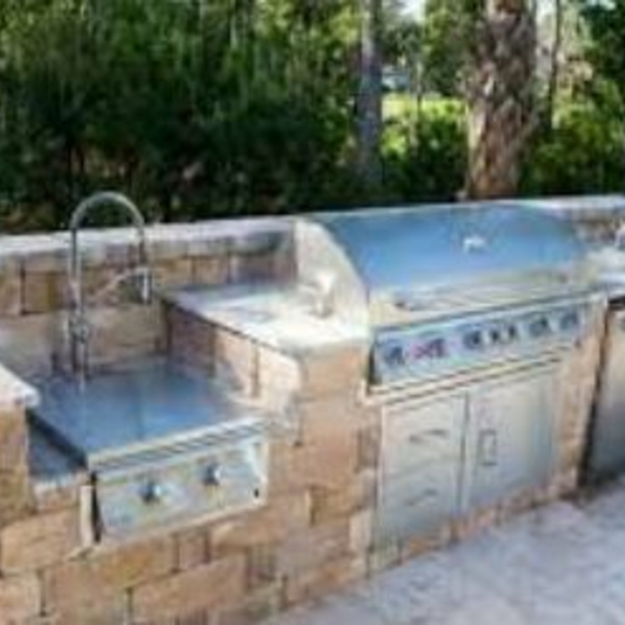Outdoor Kitchen